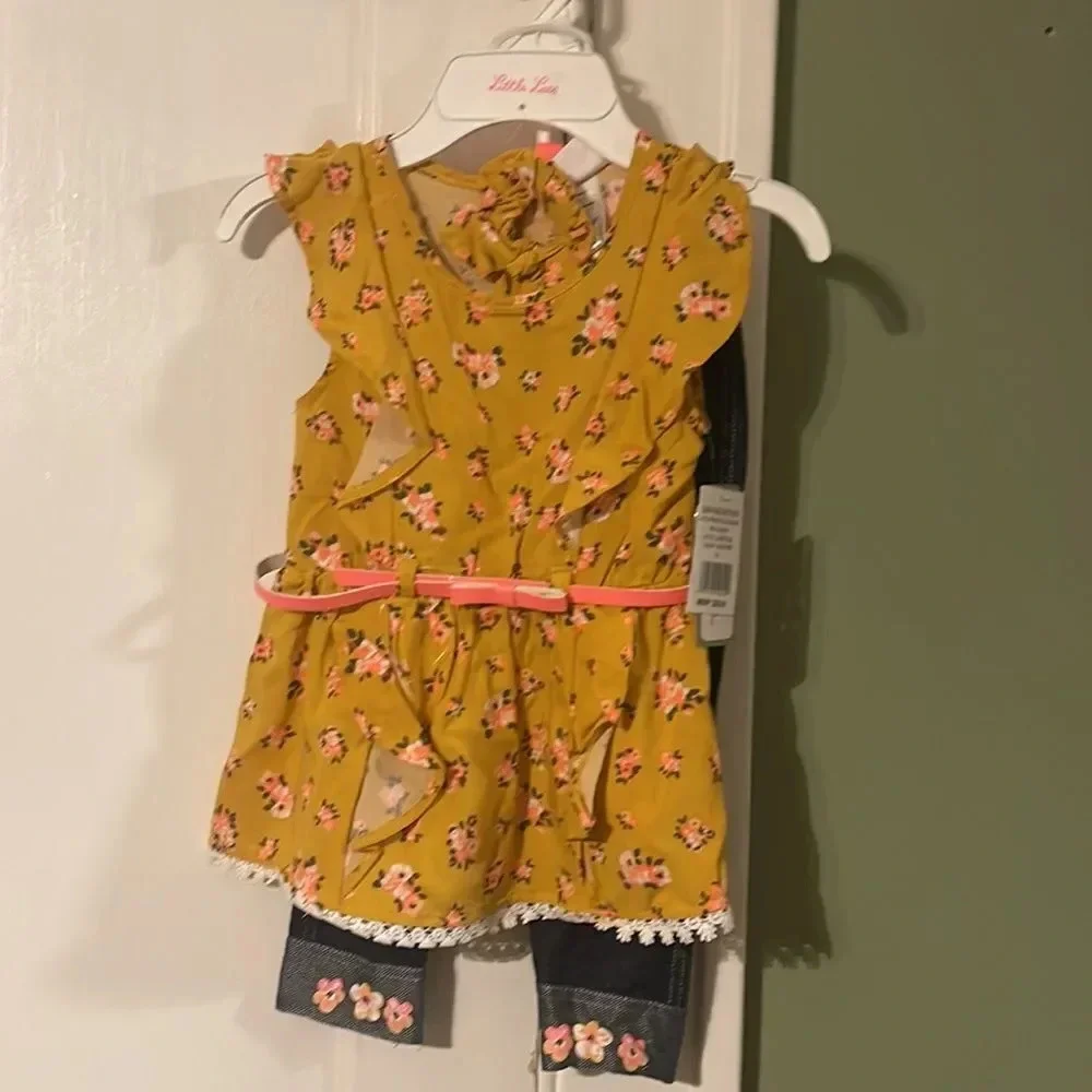 Little lass outfit and dresses with Flowers and Polka Dots size 4 - Picture 2 of 12